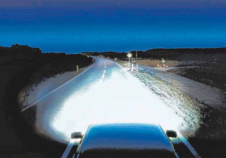Sicher durch die dunkle Jahreszeit: Gut eingestellte Scheinwerfer tragen zu mehr Sicherheit bei. Ein Fahrzeugcheck zum Herbstbeginn empfiehlt sich daher in jedem Fall. FOTO: DJD/ROBERT BOSCH GMBH